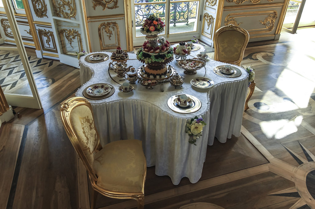 Необычные столы из Царскосельского павильона «Эрмитаж»